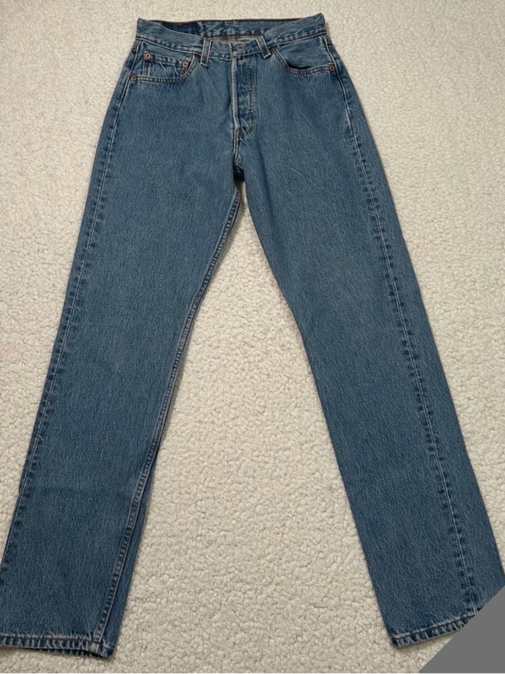 Vintage Levis 501 for women w29 l32 light wash